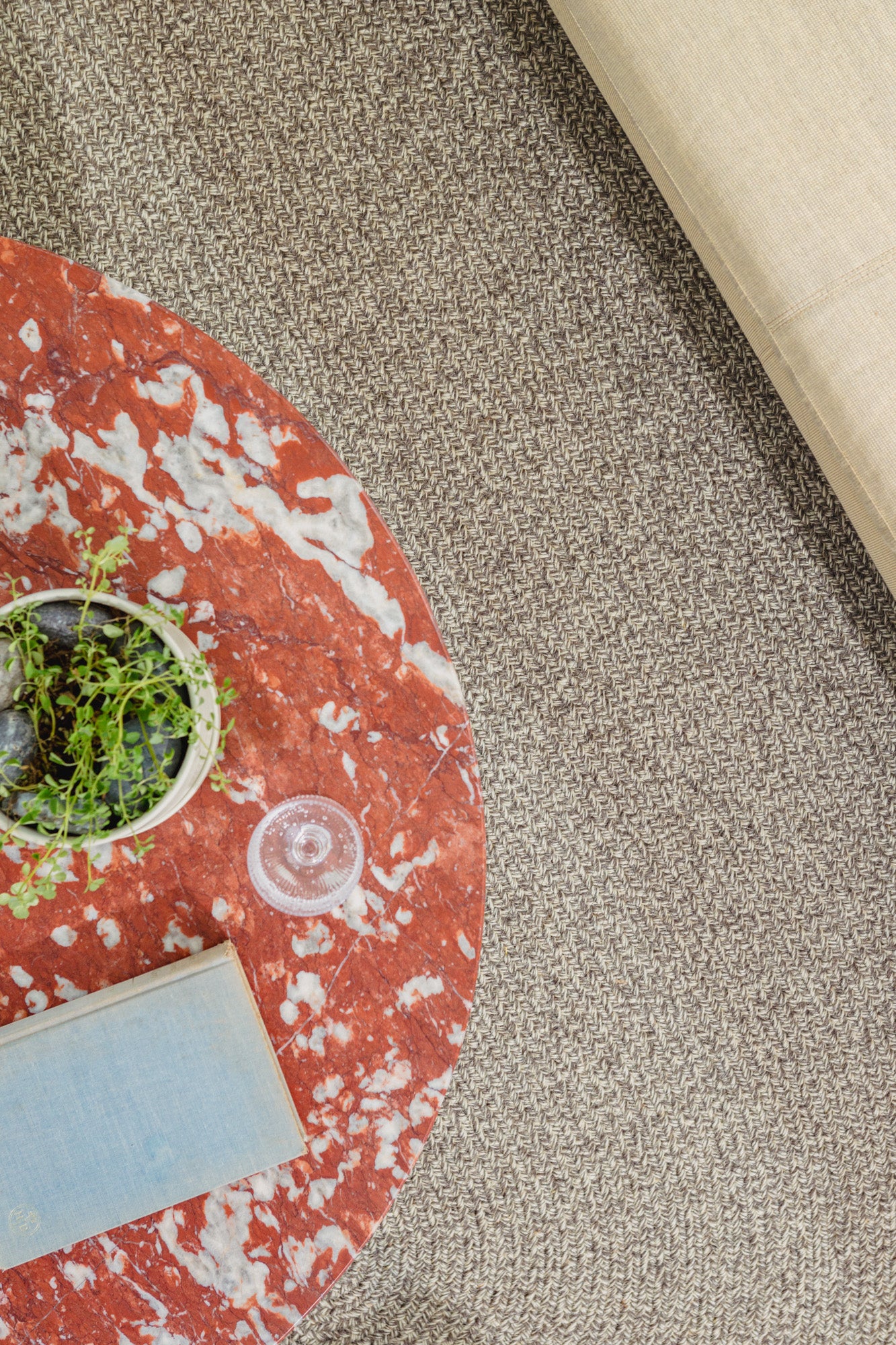 Rounded Linear Rug